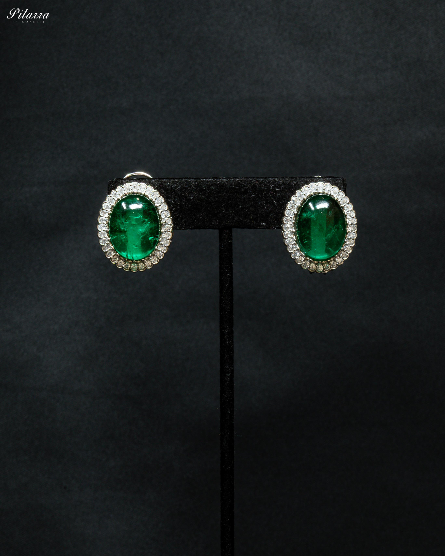 Shining Pearl Emerald Stone Choker Necklace Set