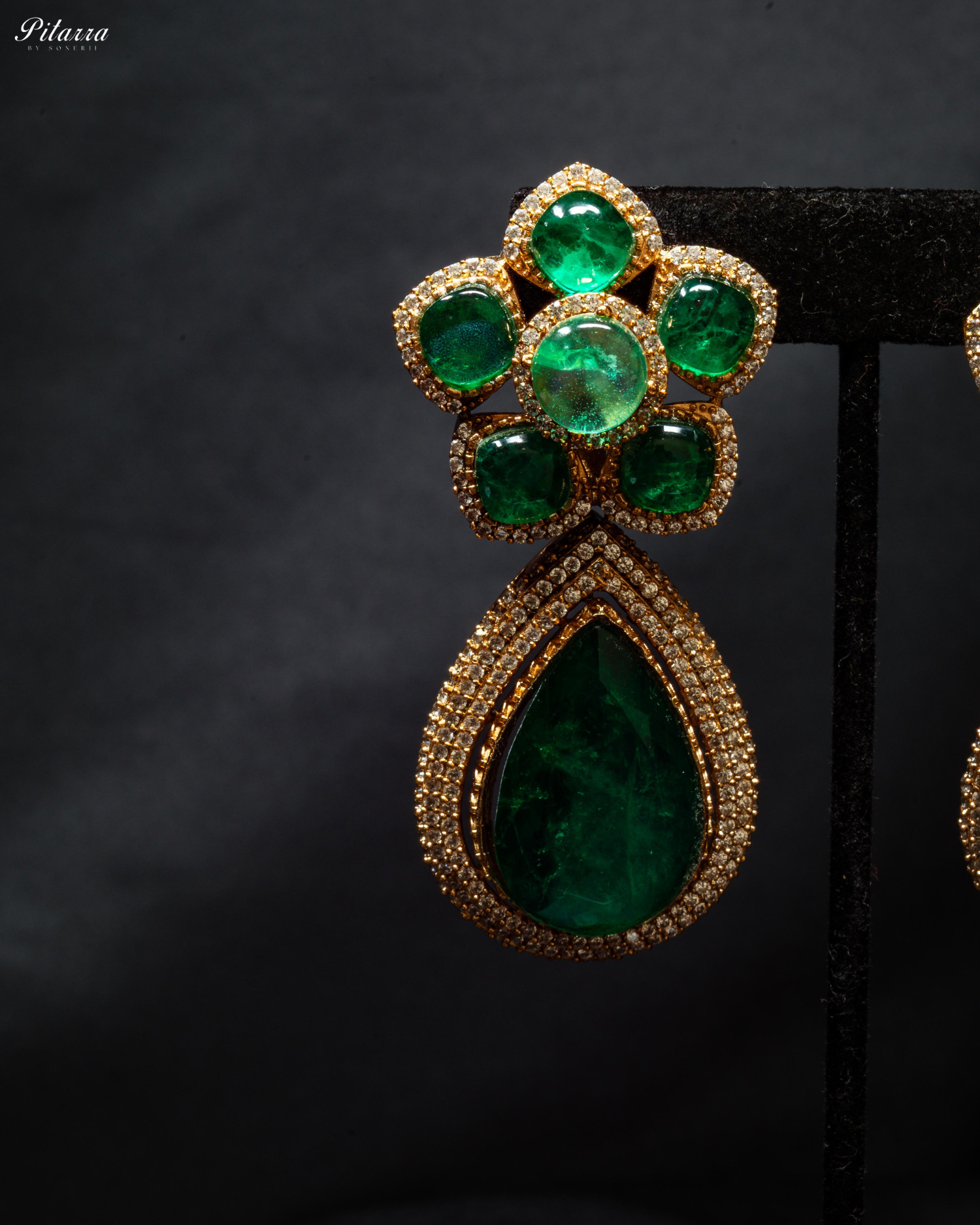 Green Stone Tear Drop Carved Necklace Set