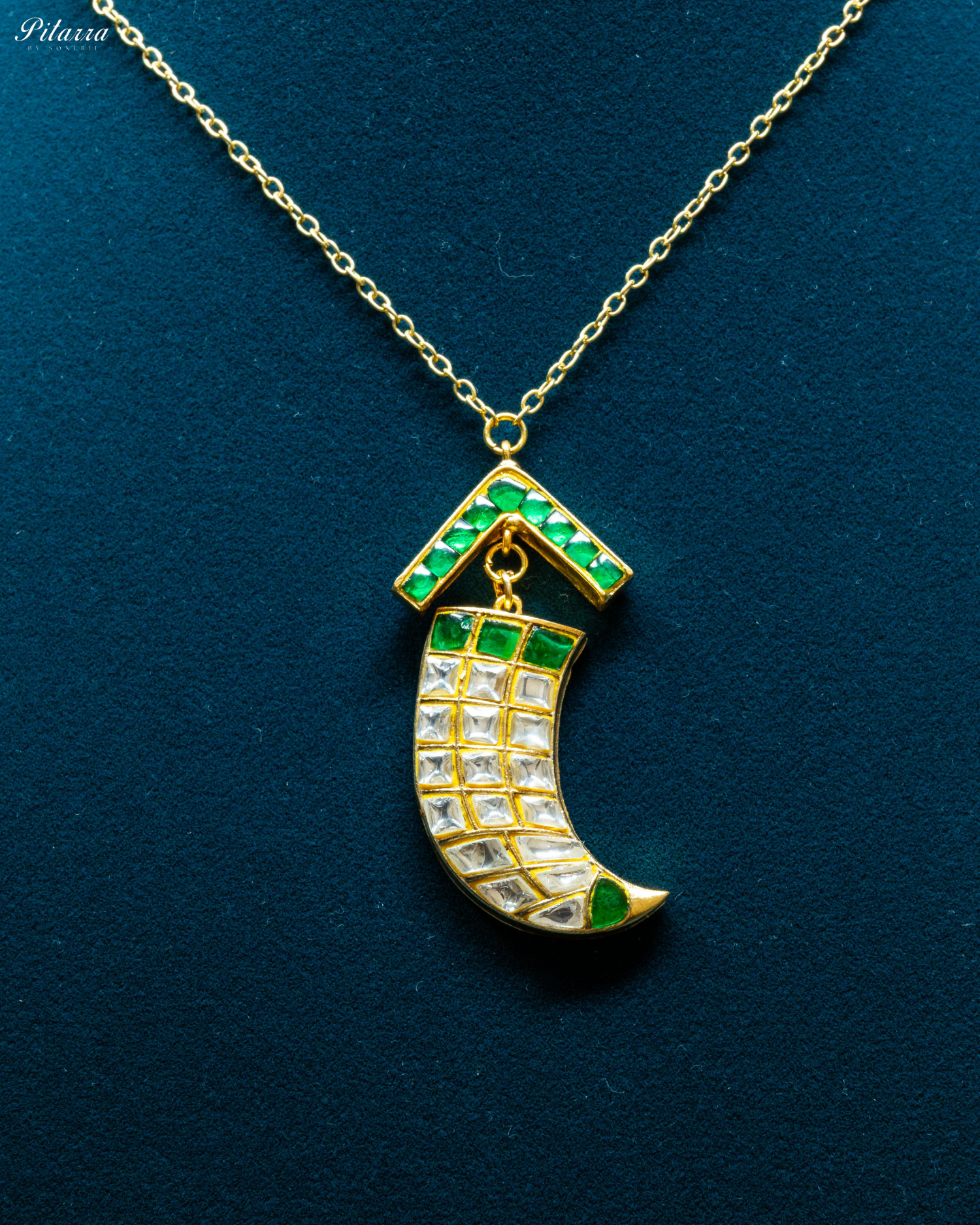 Classic Green Dagger Chain Kundan Pendant Necklace