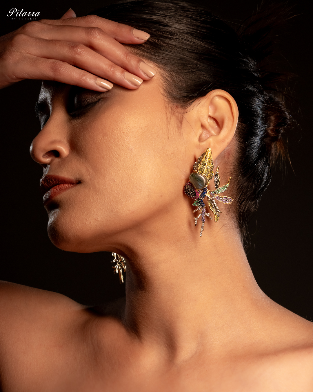 Antique Design Golden Earrings_Side