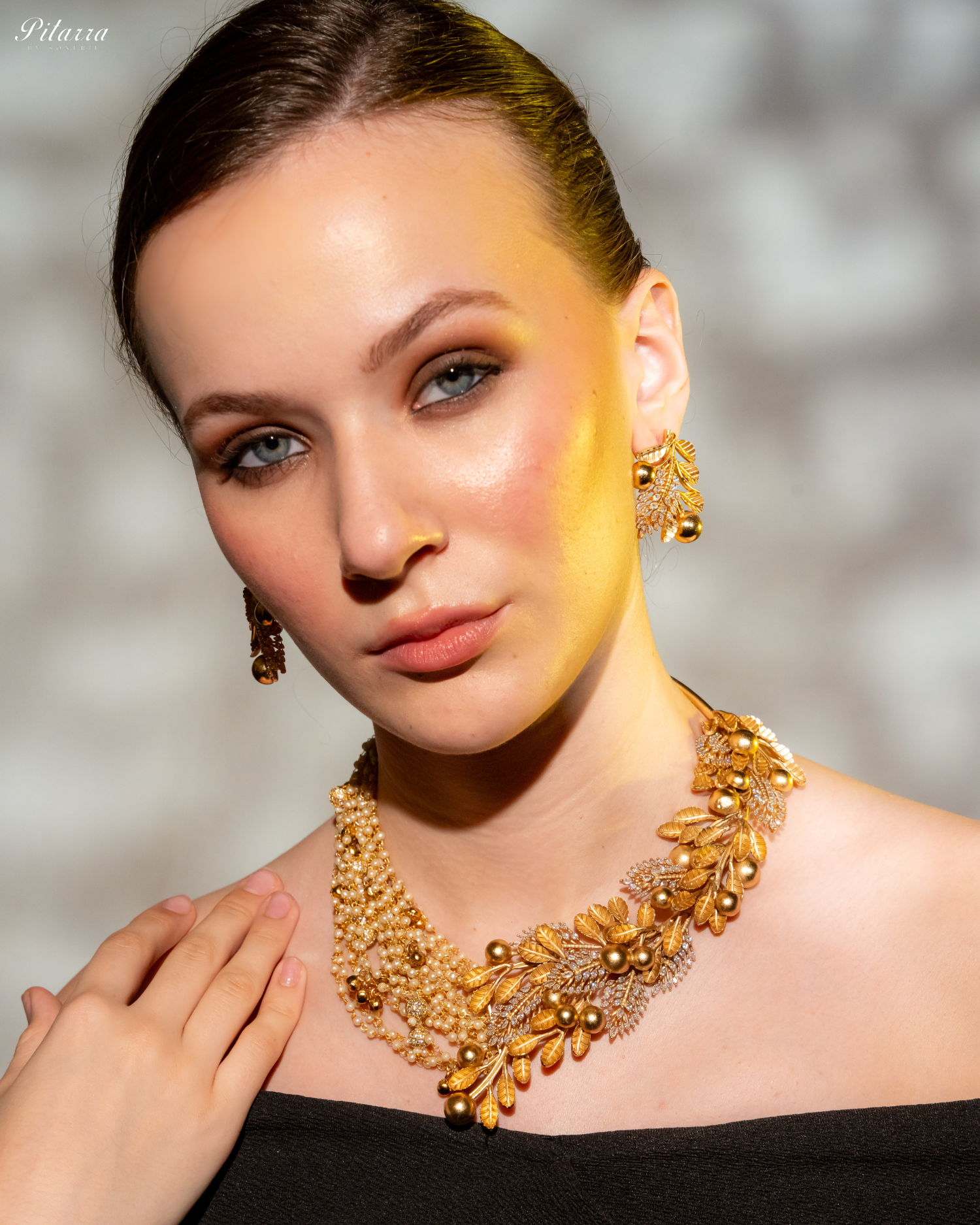 Antique Design Pearl and Leaf Necklace Set_Front Image