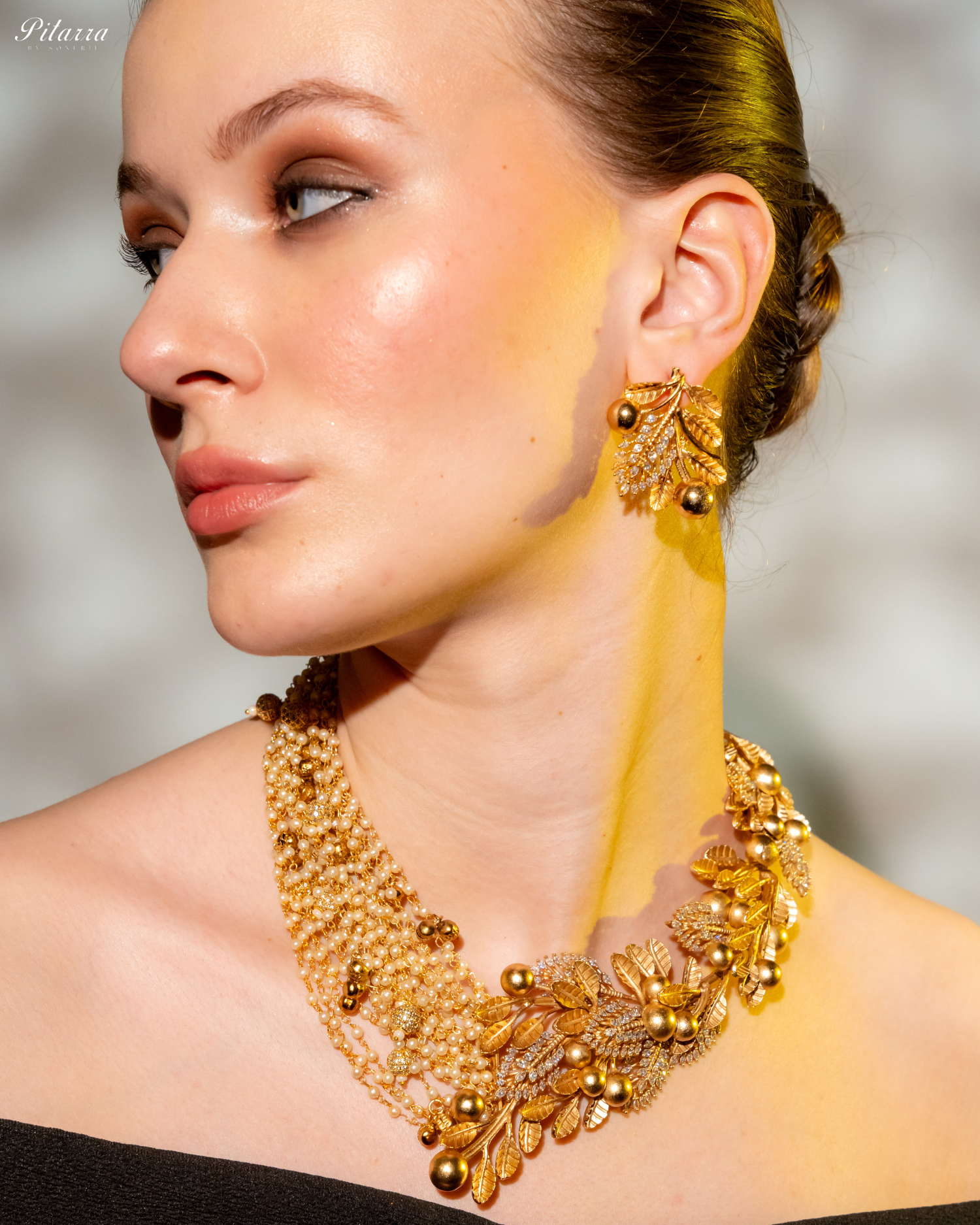 Antique Design Pearl and Leaf Necklace Set_Left Angle