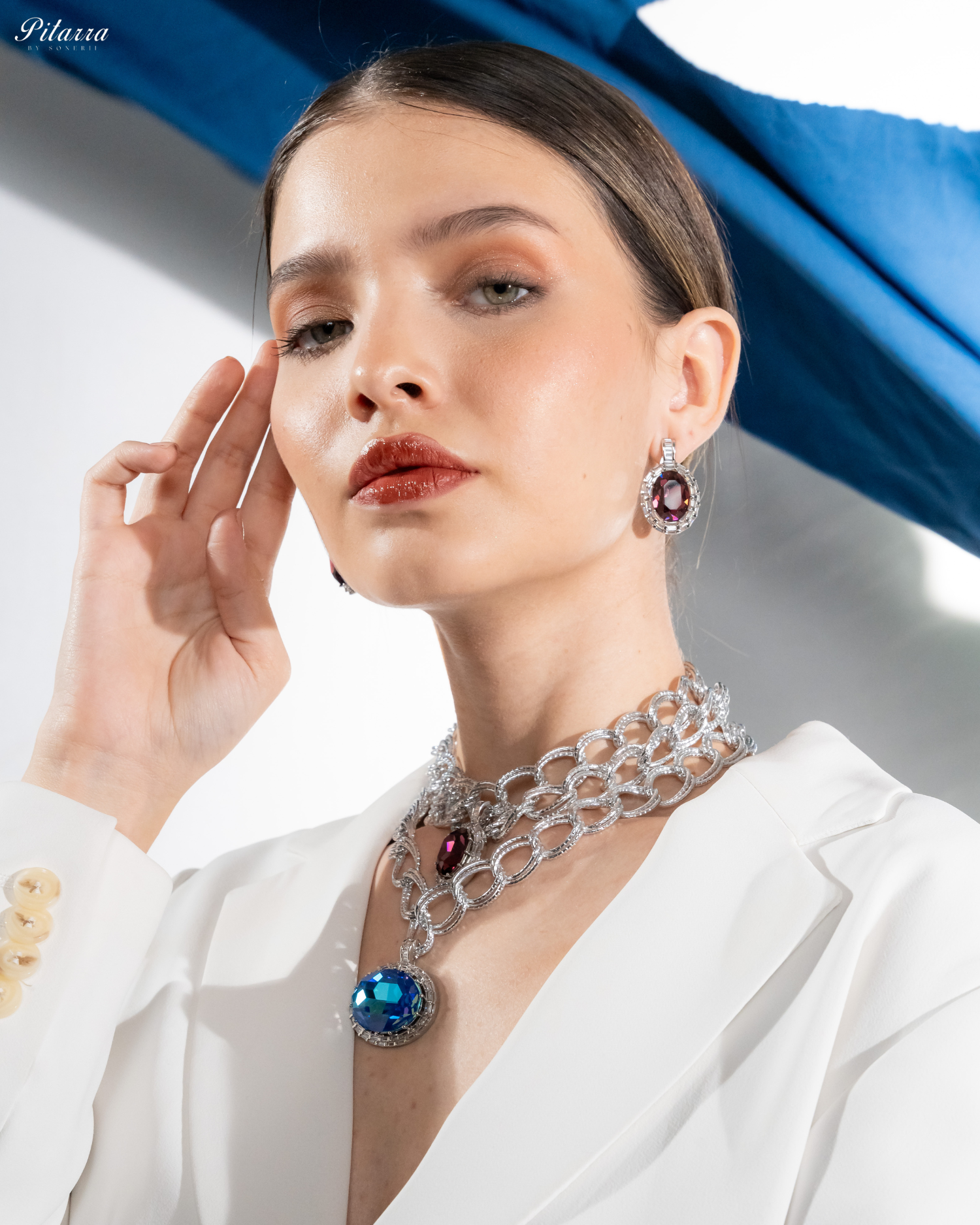 Blue Statement Pendant Silver Chain Choker_Side Angle