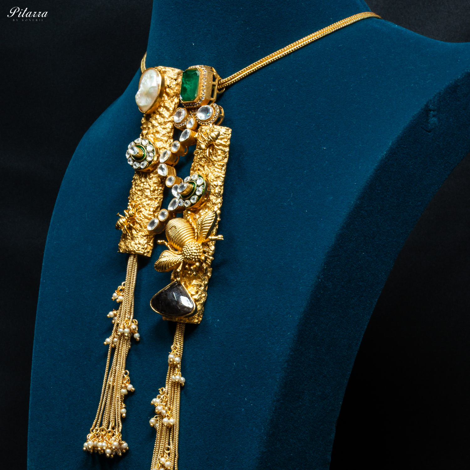 Double_Stone_Golden_Statement_Necklace_Set_Side Angle