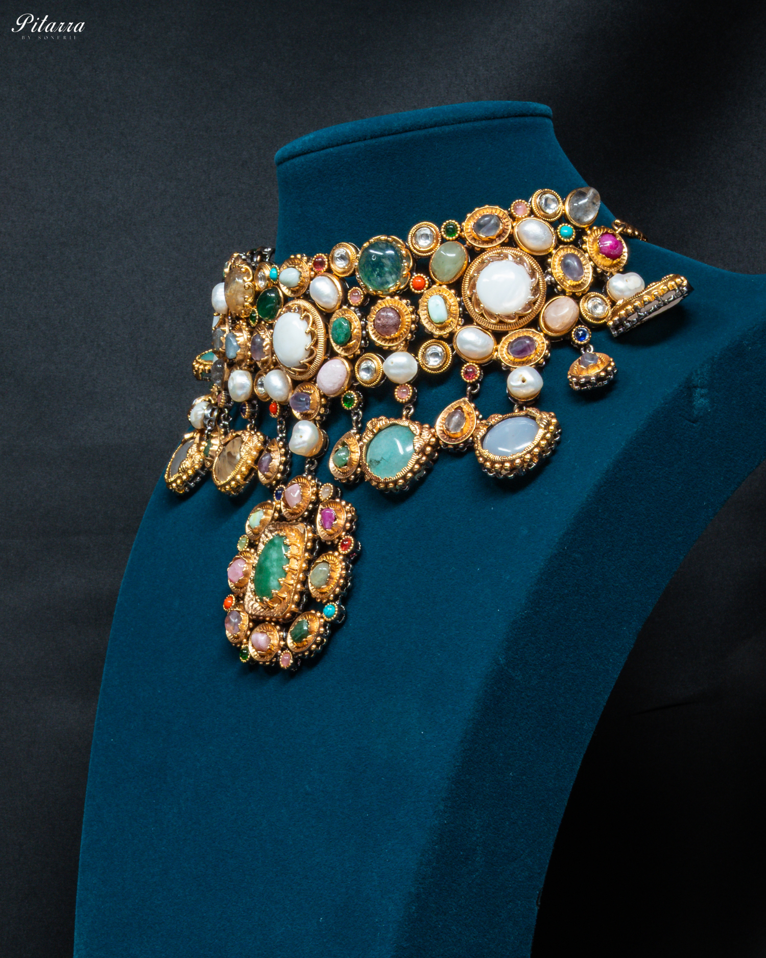 Elizabeth Royal Green Radiance Choker Set_Side Angle