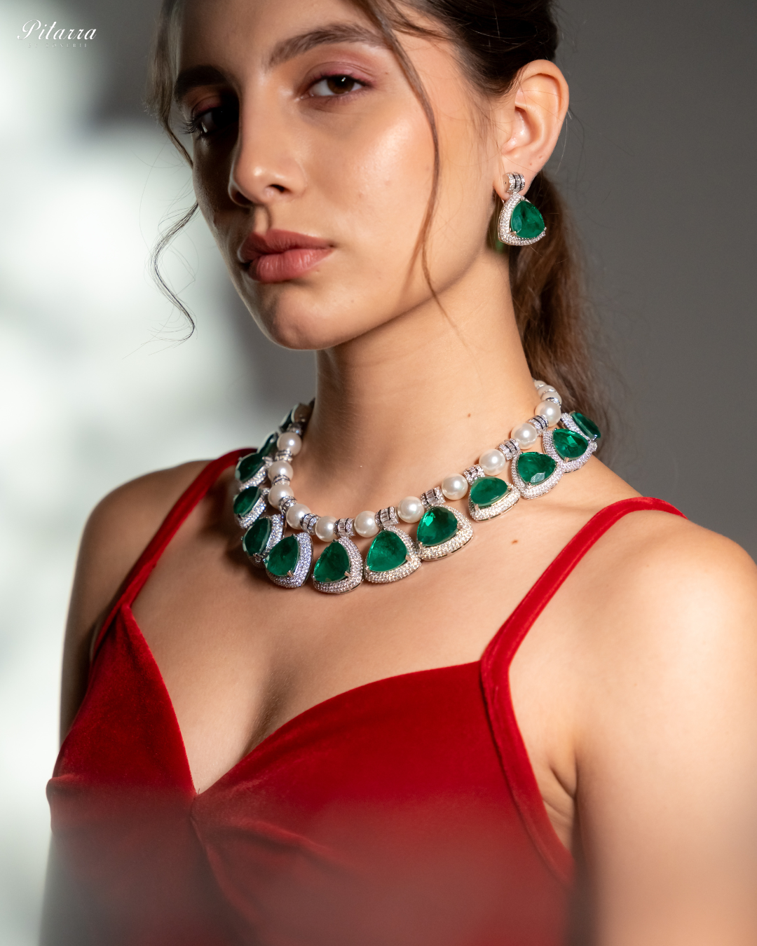 Emerald Pearl Luxury Designer Necklace_Side Pose