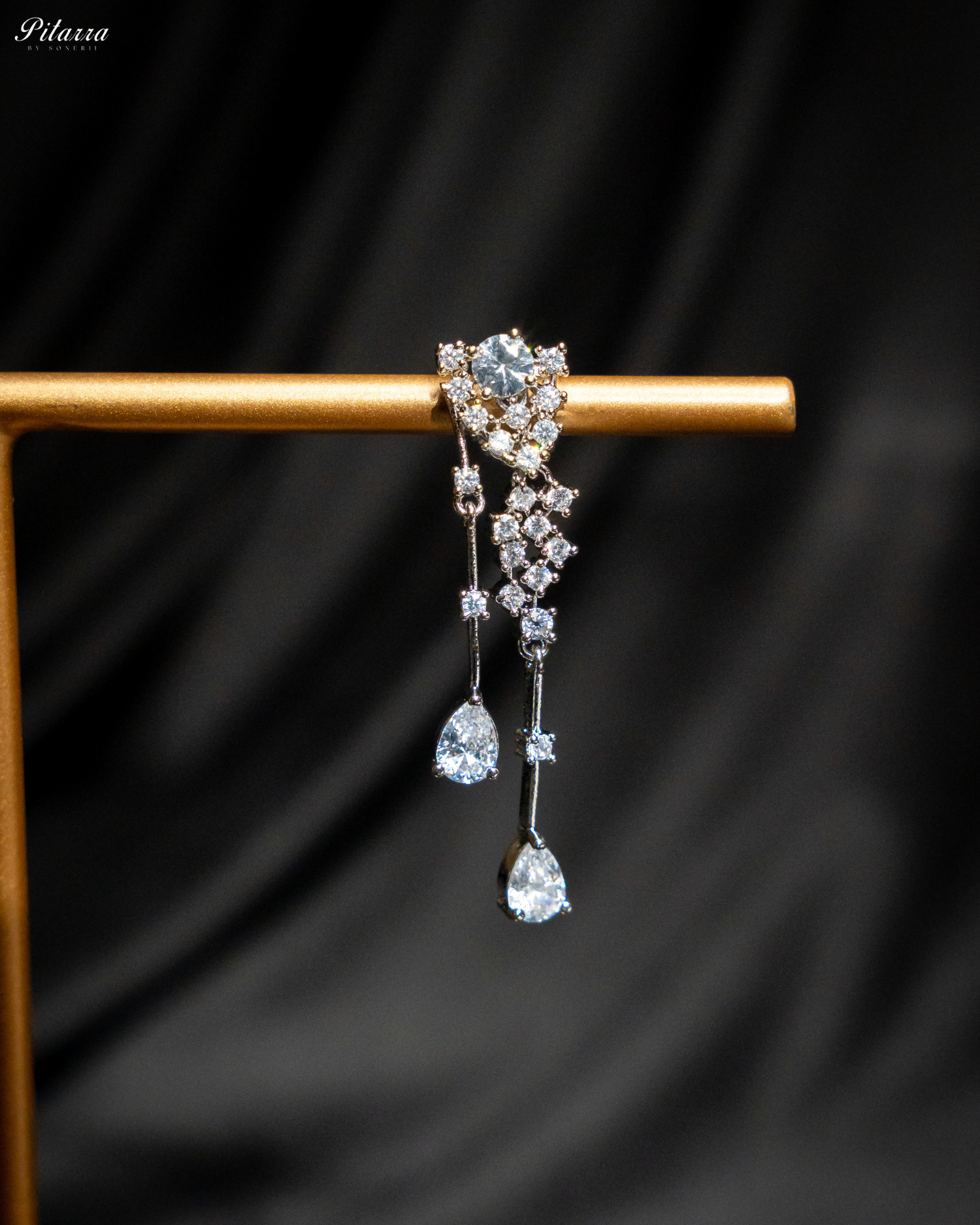 White Drop Stone Cubic Zircon Dangle Earrings_Zoom Angle