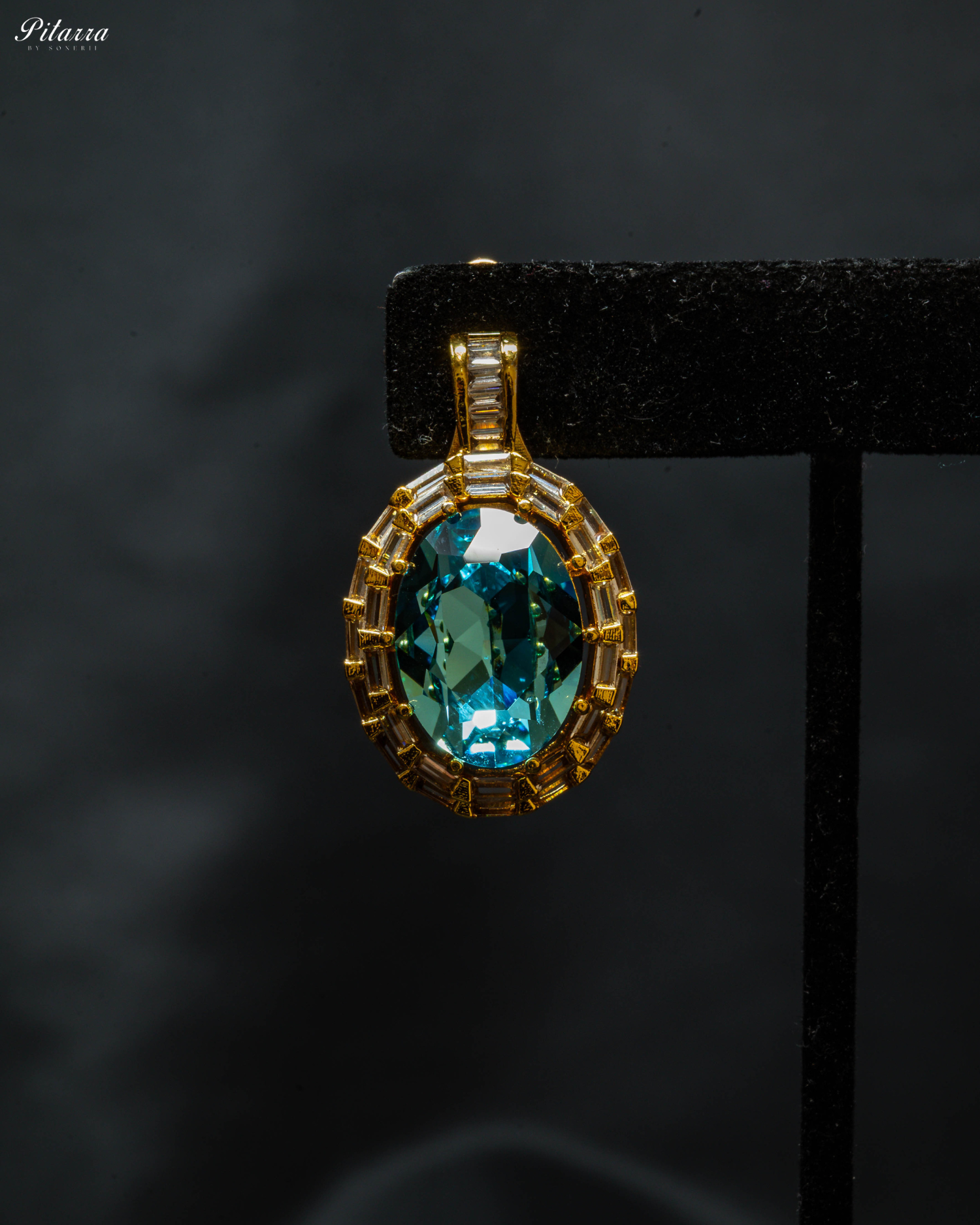 Yellow-Blue Statement Pendant Golden Chain Choker_Zoom Earrings