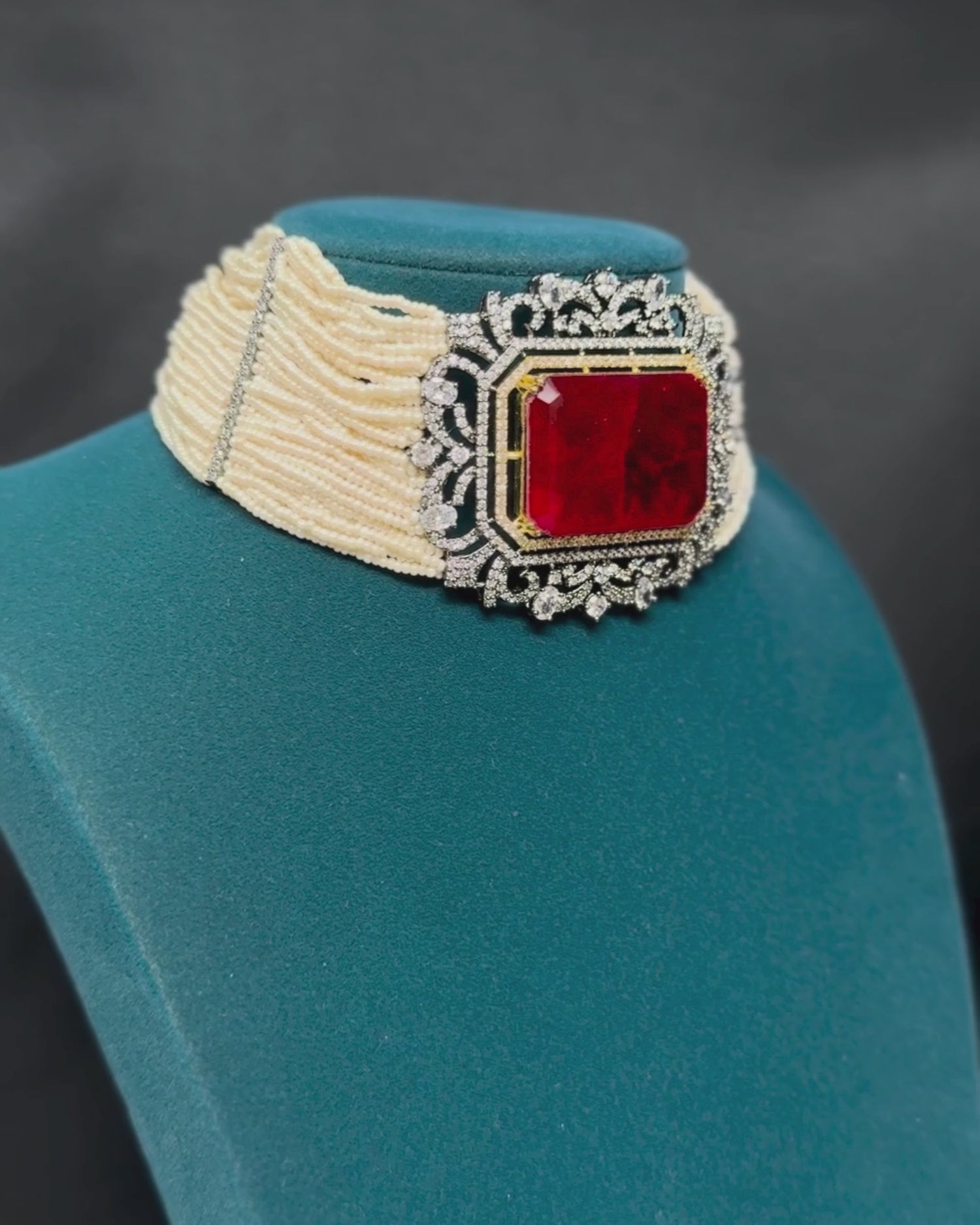 Red Stone Doublet Pearl Choker Set_Video