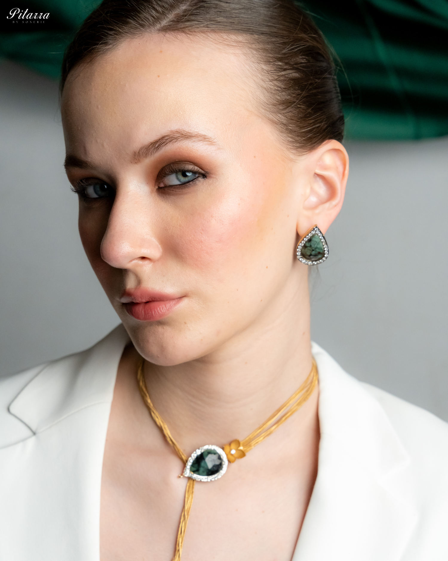 Pitarra Green Stone Golden Pendant Set