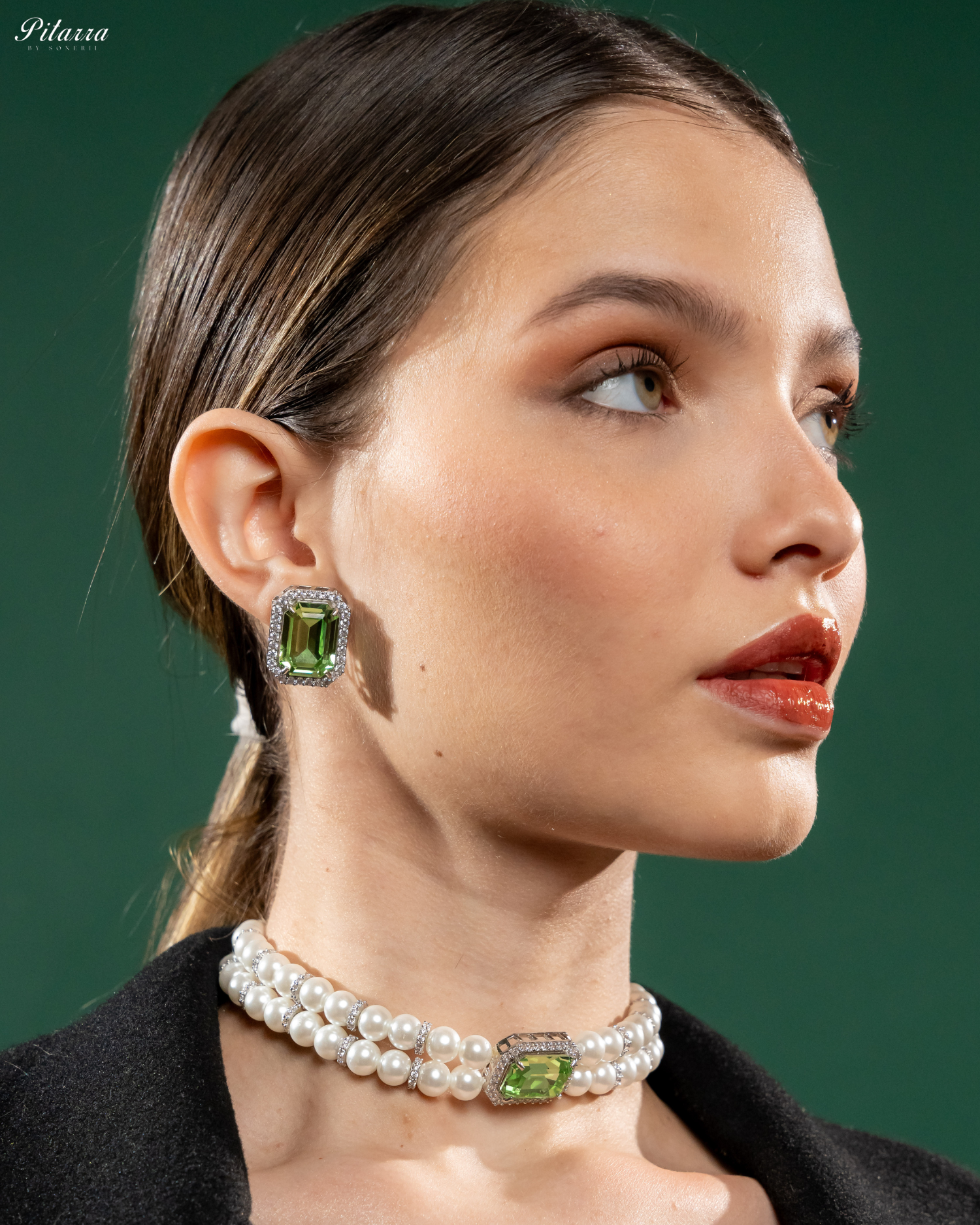 Green Stone Two Layer Pearl Choker