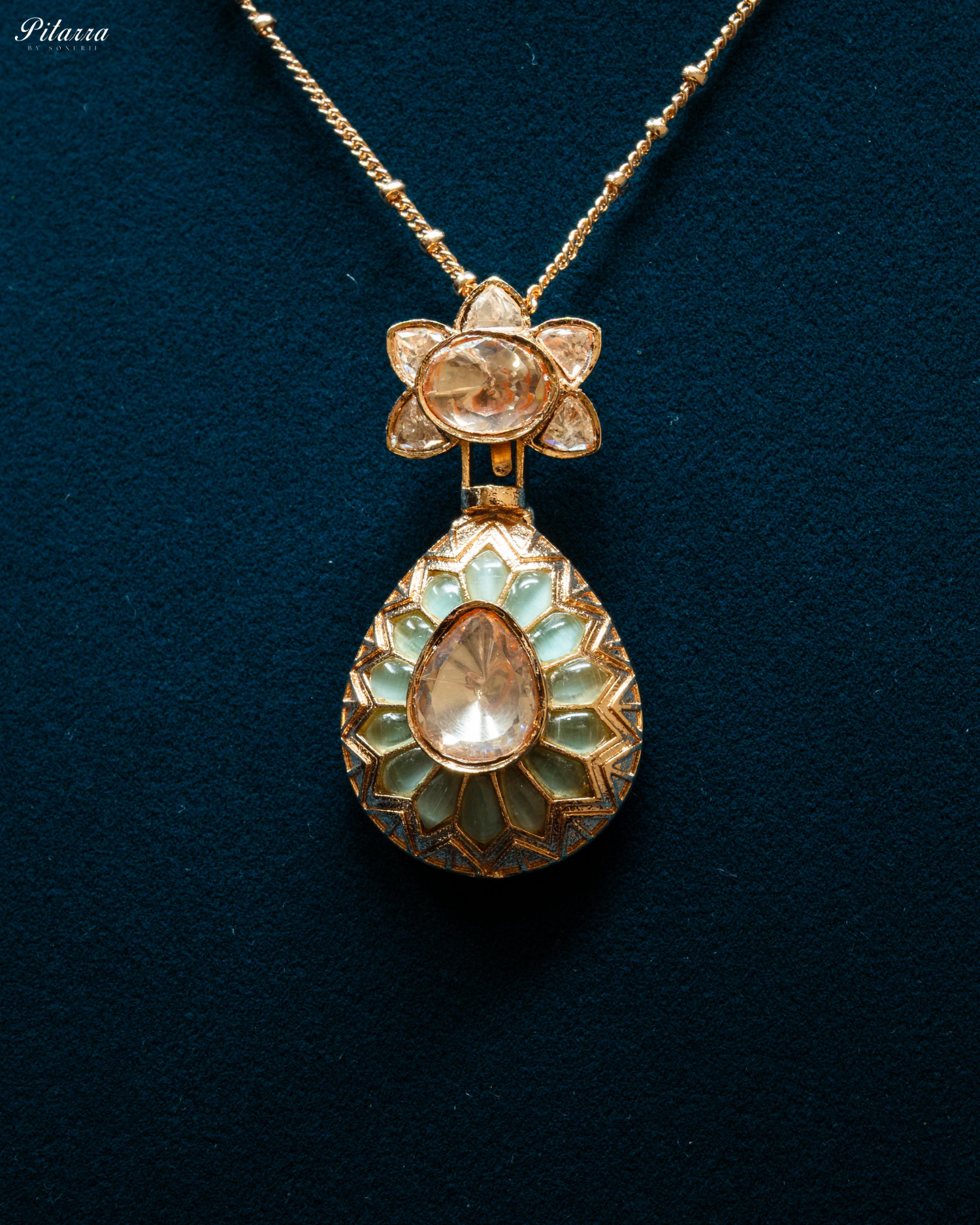 White Floral Polki Kundan Pendant Set