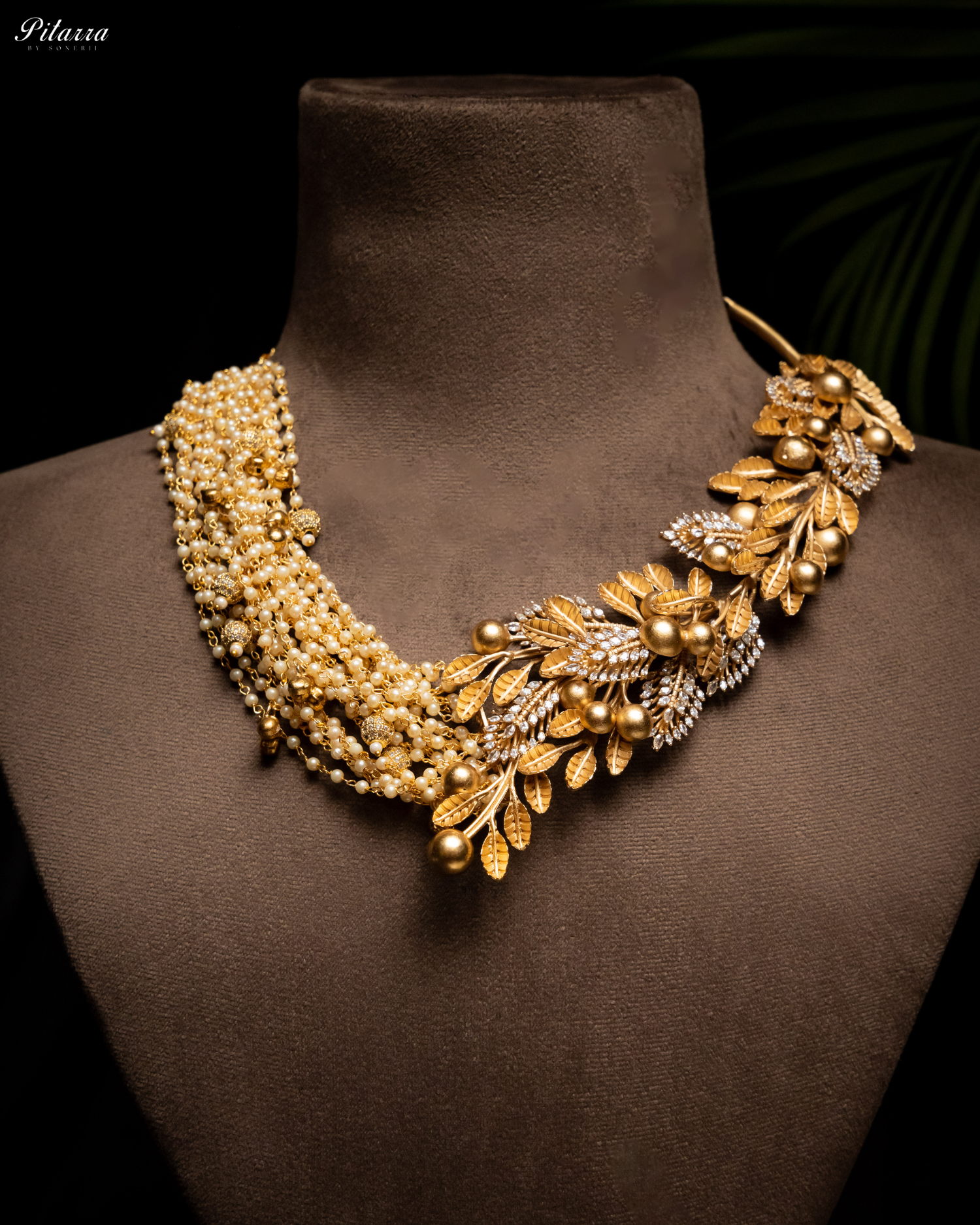 Antique Design Pearl and Leaf Necklace Set