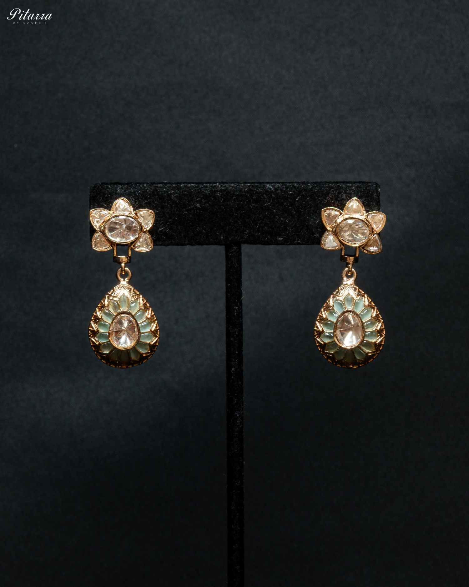White Floral Polki Kundan Pendant Set