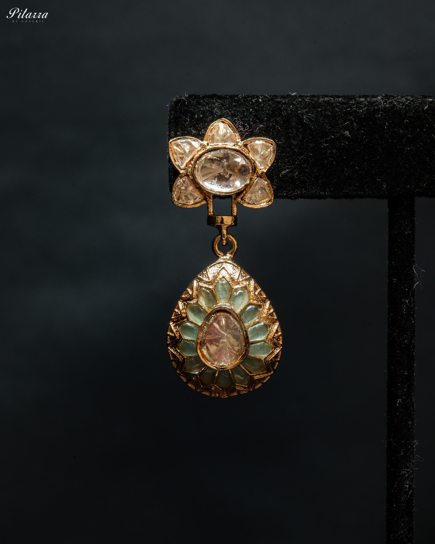 White Floral Polki Kundan Pendant Set