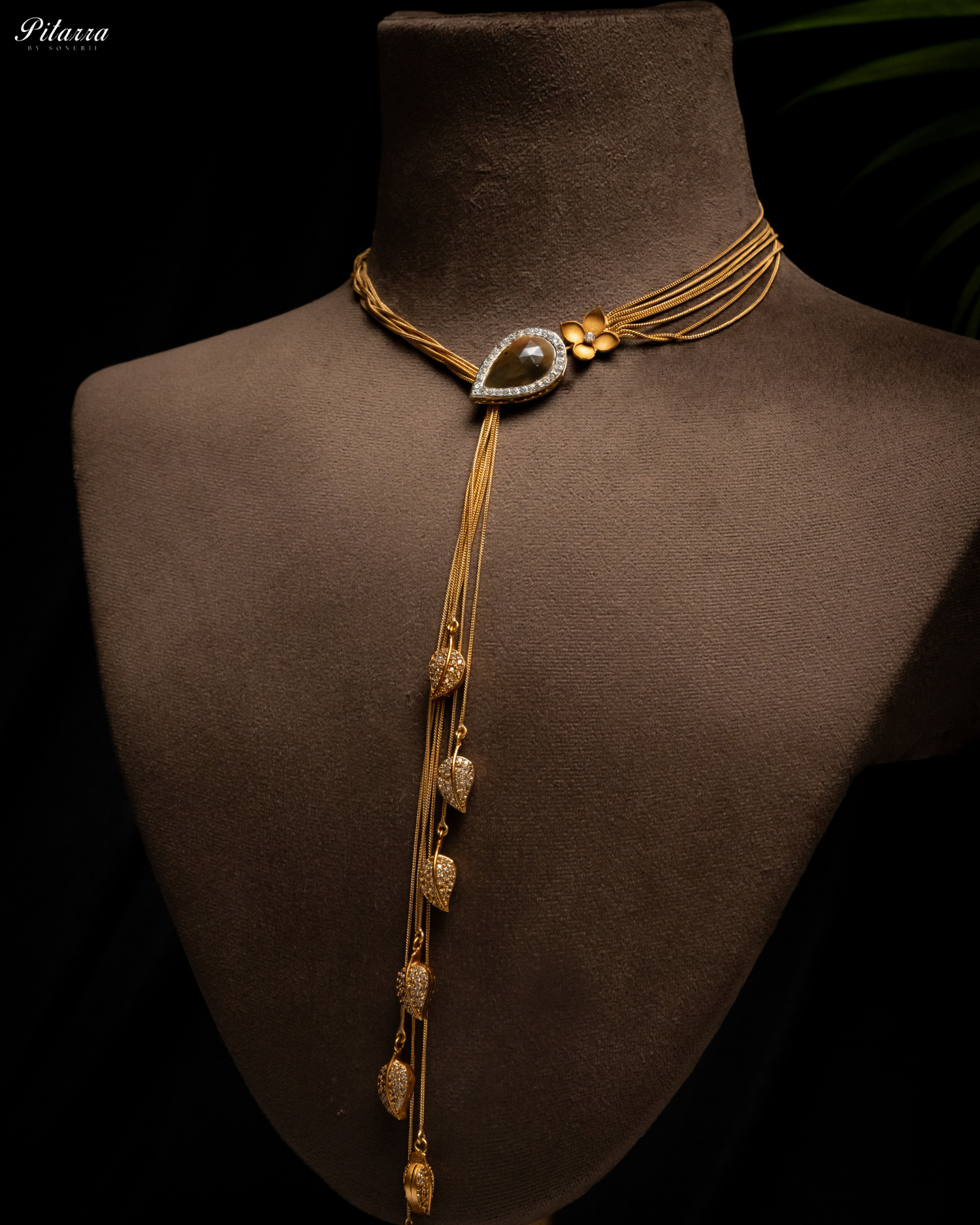 Pitarra Yellow Stone Golden Pendant Set