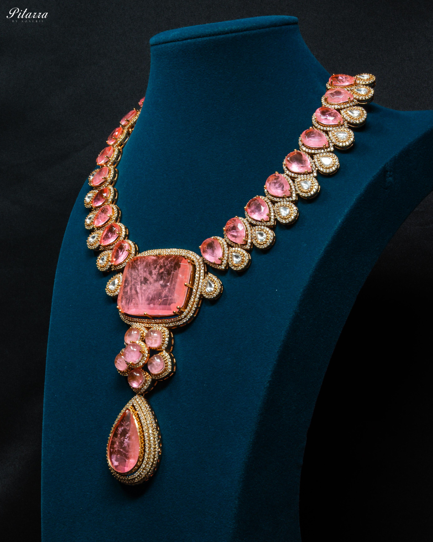 Pink Stone Tear Drop Carved Necklace Set