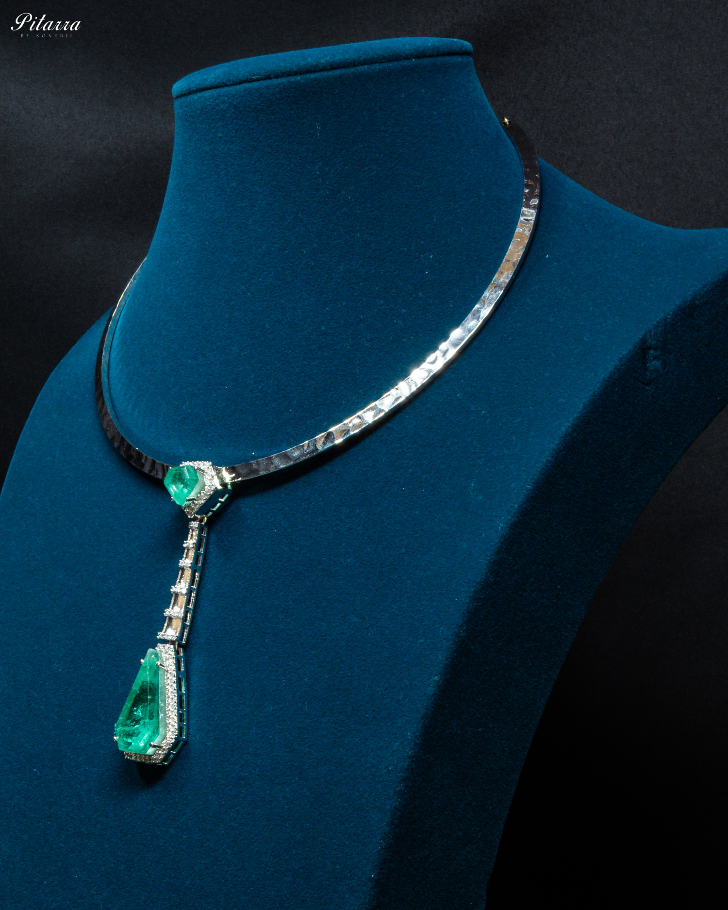 Green Stone Silver Necklace Set By Pitarra