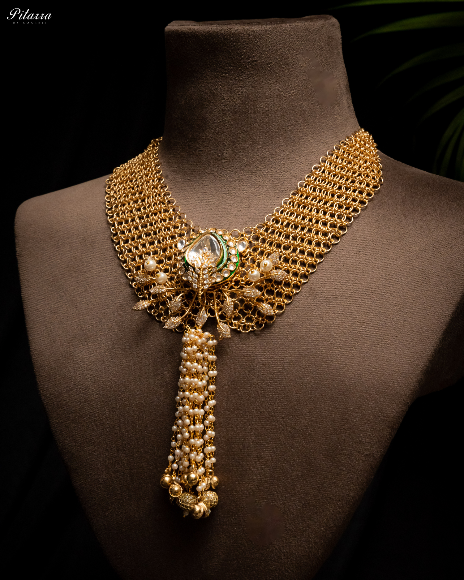 White Crystal Gold Finish Kundan Choker Set
