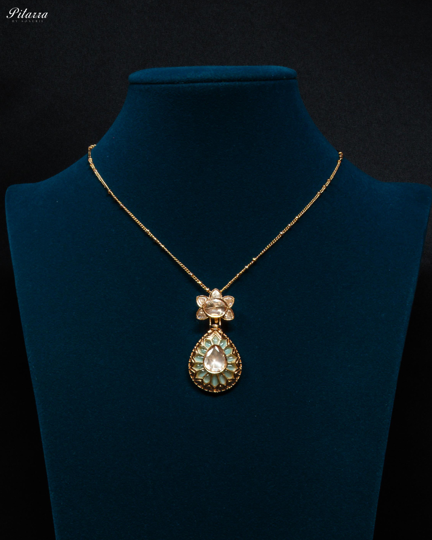 White Floral Polki Kundan Pendant Set