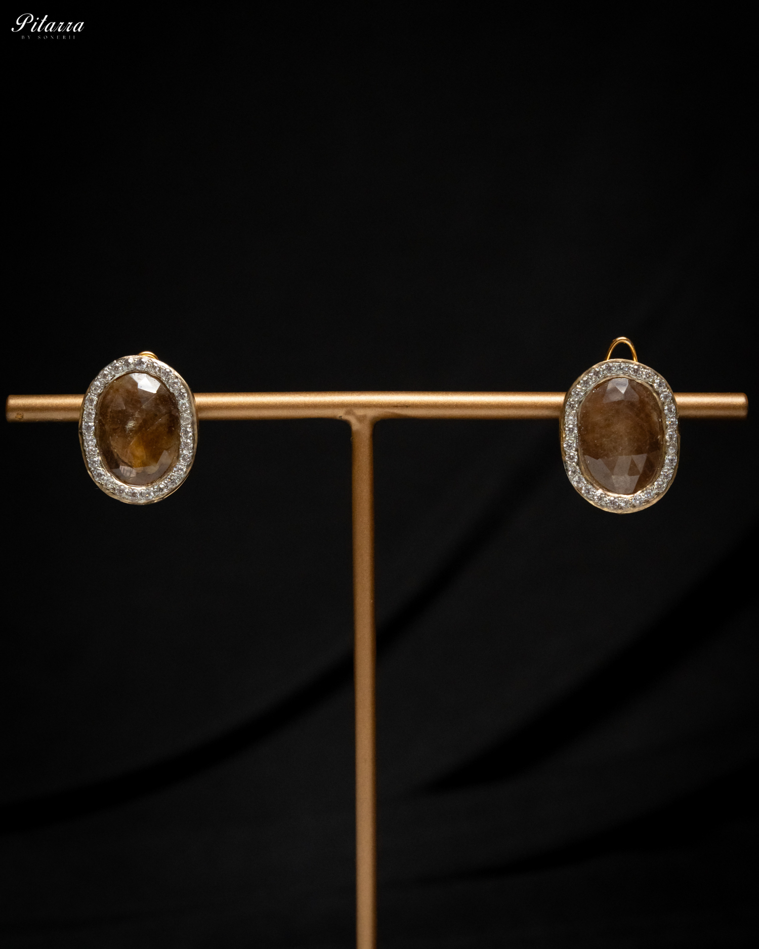 Pitarra Yellow Stone Golden Pendant Set