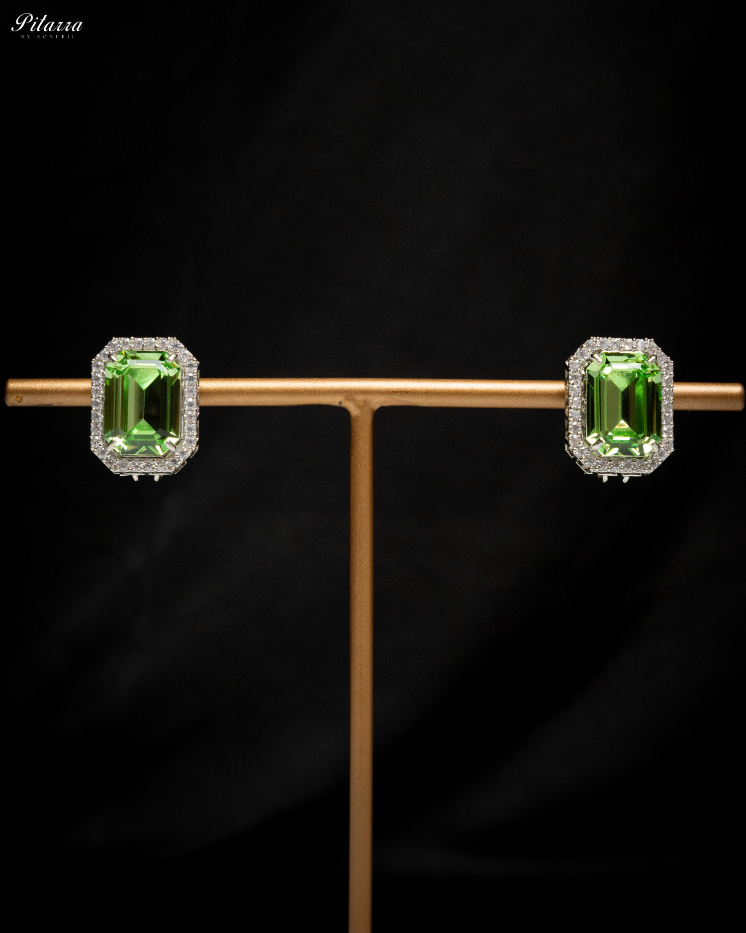 Green Stone Two Layer Pearl Choker