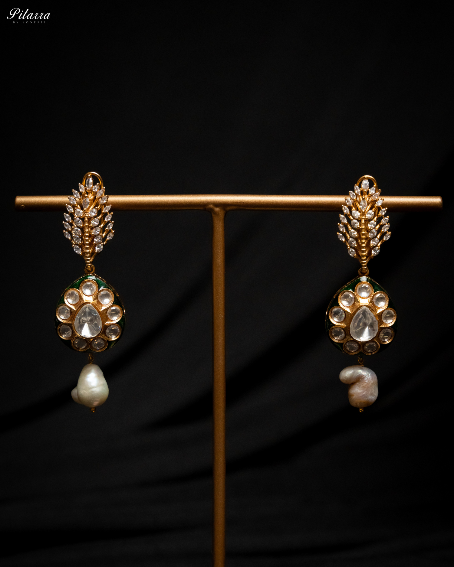 White Crystal Gold Finish Kundan Choker Set