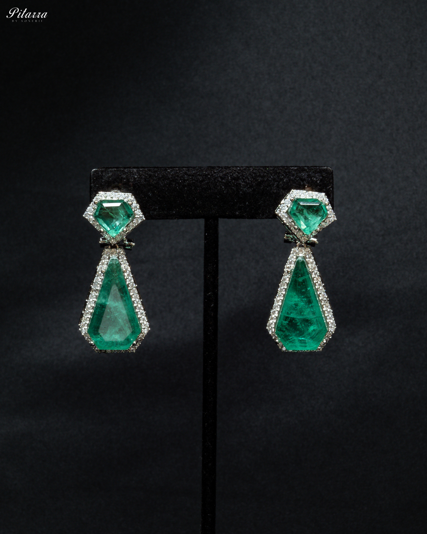 Green Stone Silver Necklace Set By Pitarra