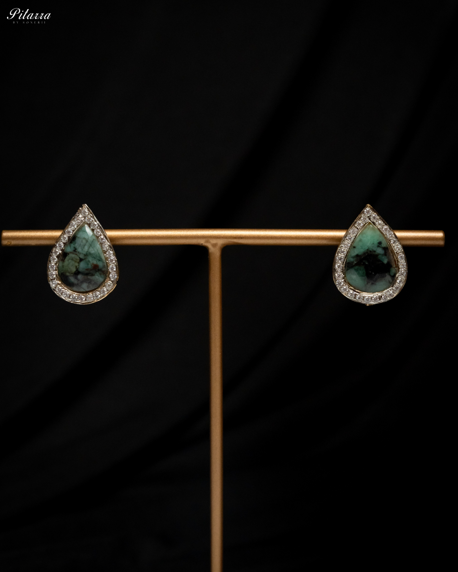 Pitarra Green Stone Golden Pendant Set