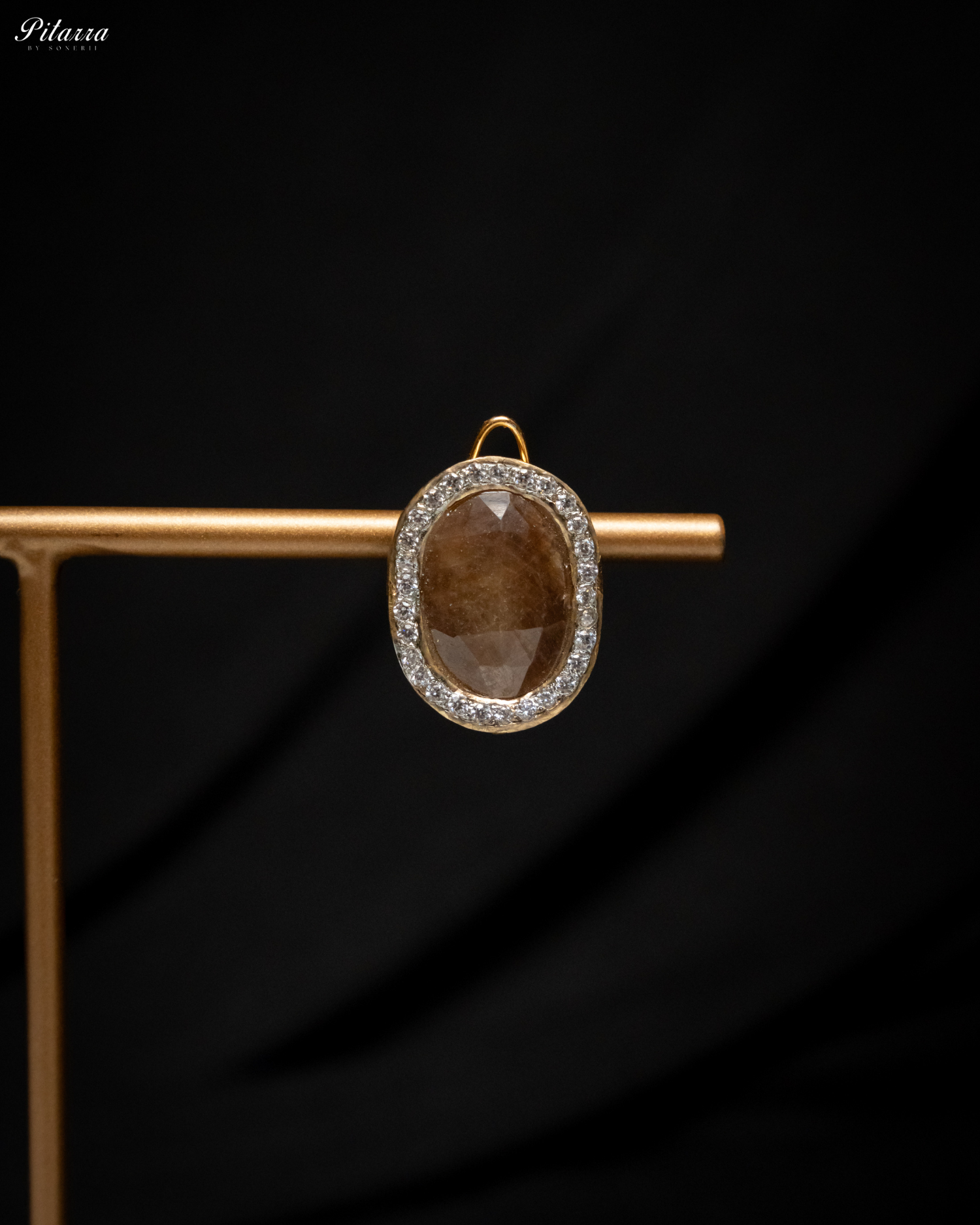 Pitarra Yellow Stone Golden Pendant Set
