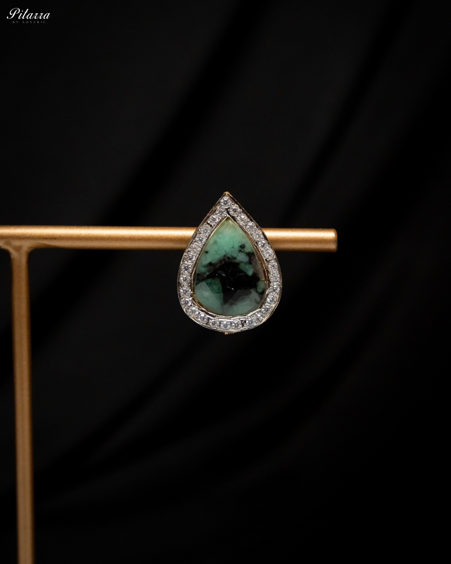 Pitarra Green Stone Golden Pendant Set
