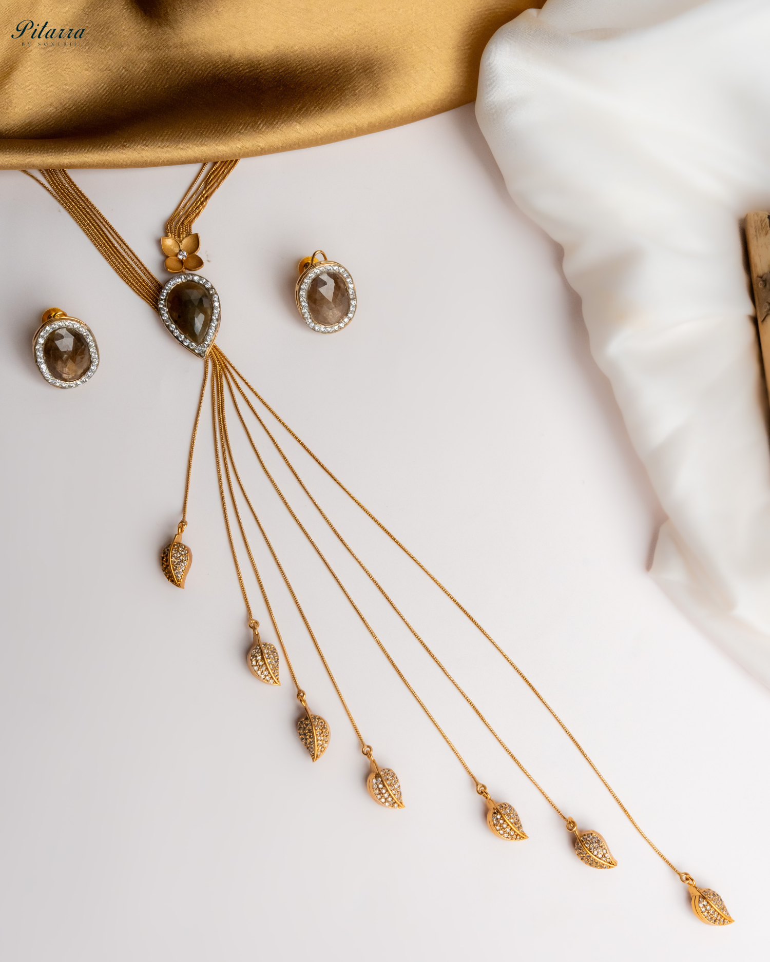 Pitarra Yellow Stone Golden Pendant Set