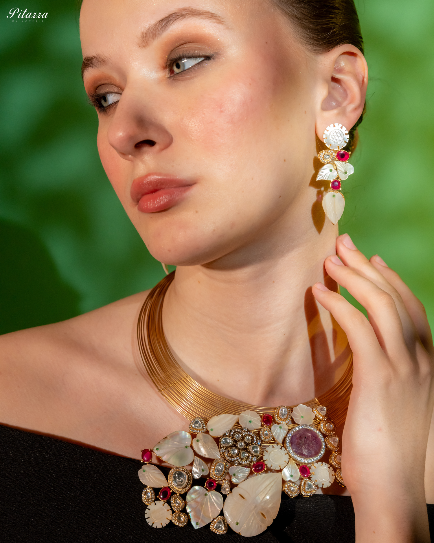 Designer Hasli Golden Kundan Necklace Set