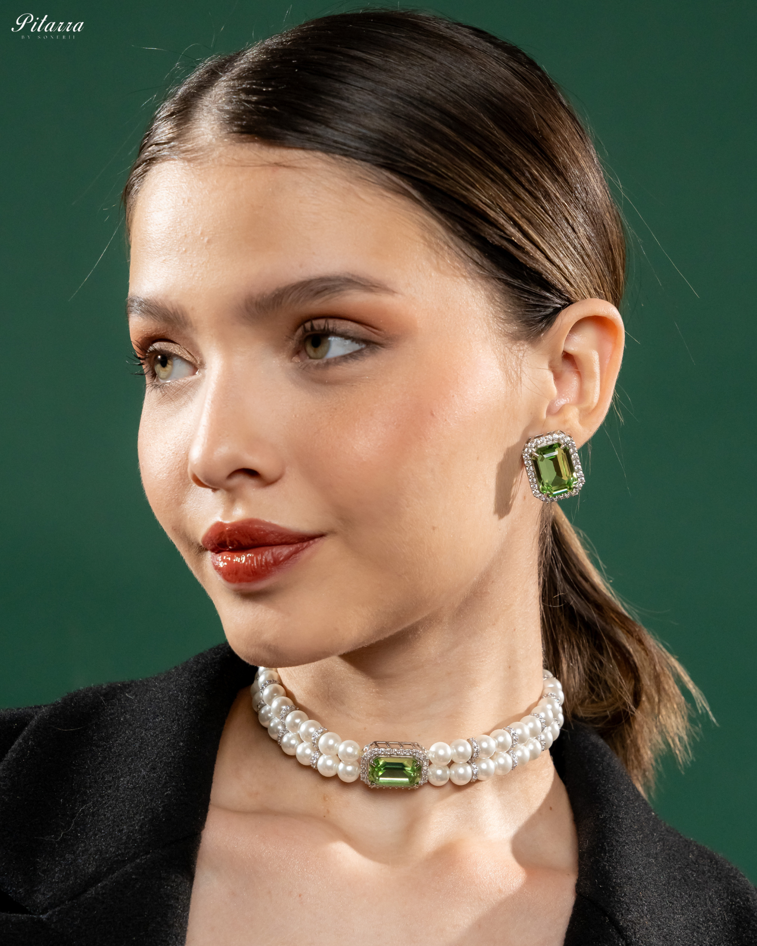 Green Stone Two Layer Pearl Choker