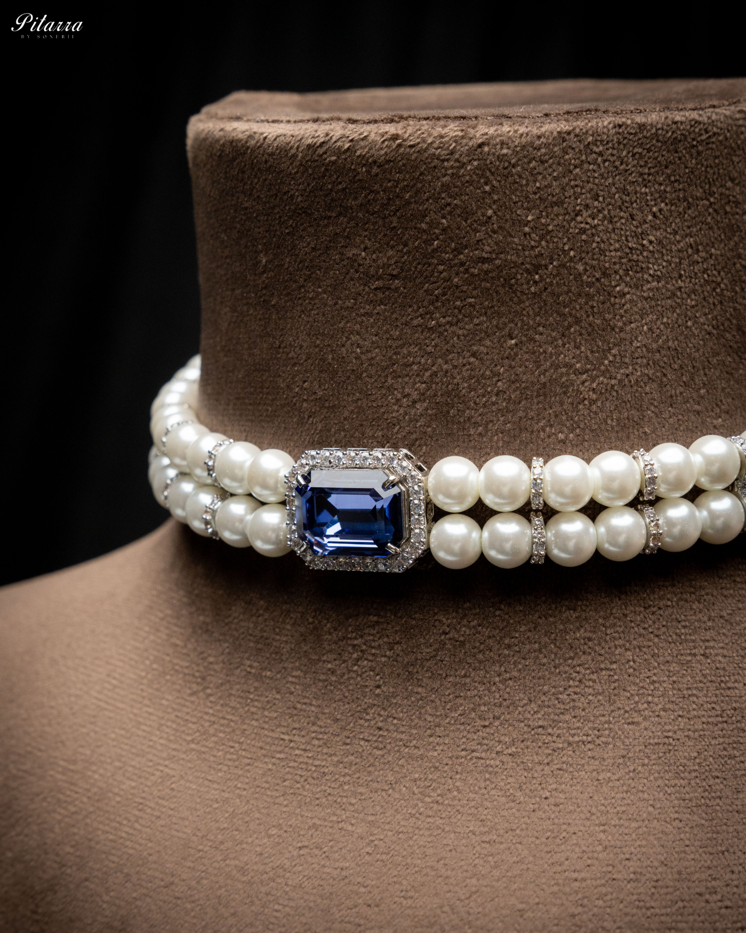 Blue Stone Two Layer Pearl Choker_Zoom Angle