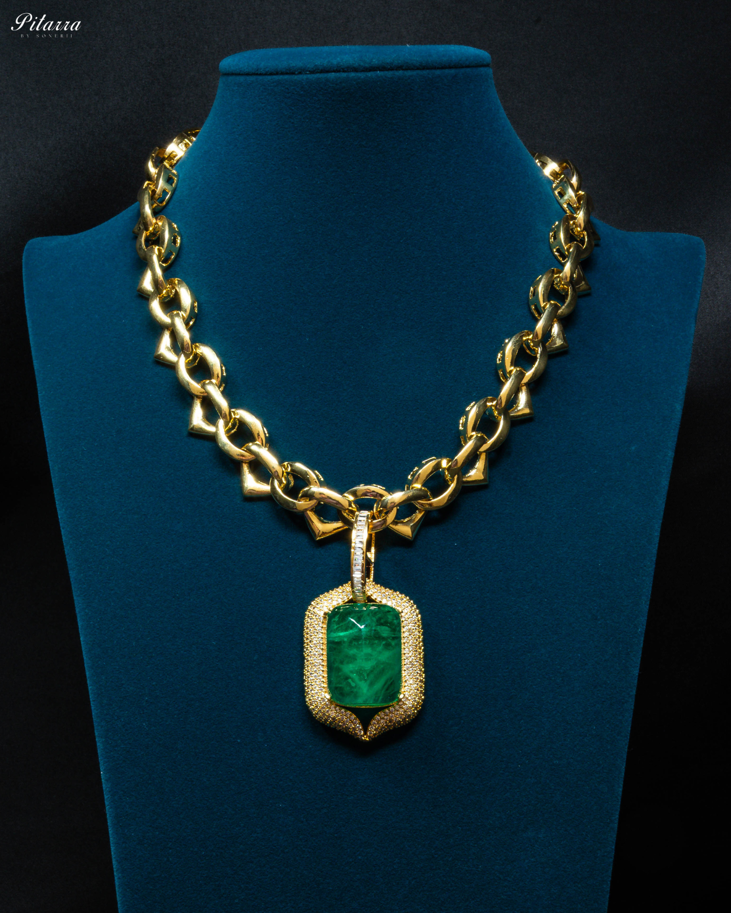 Dark Green Pendant Gold Chain Necklace_Front Image