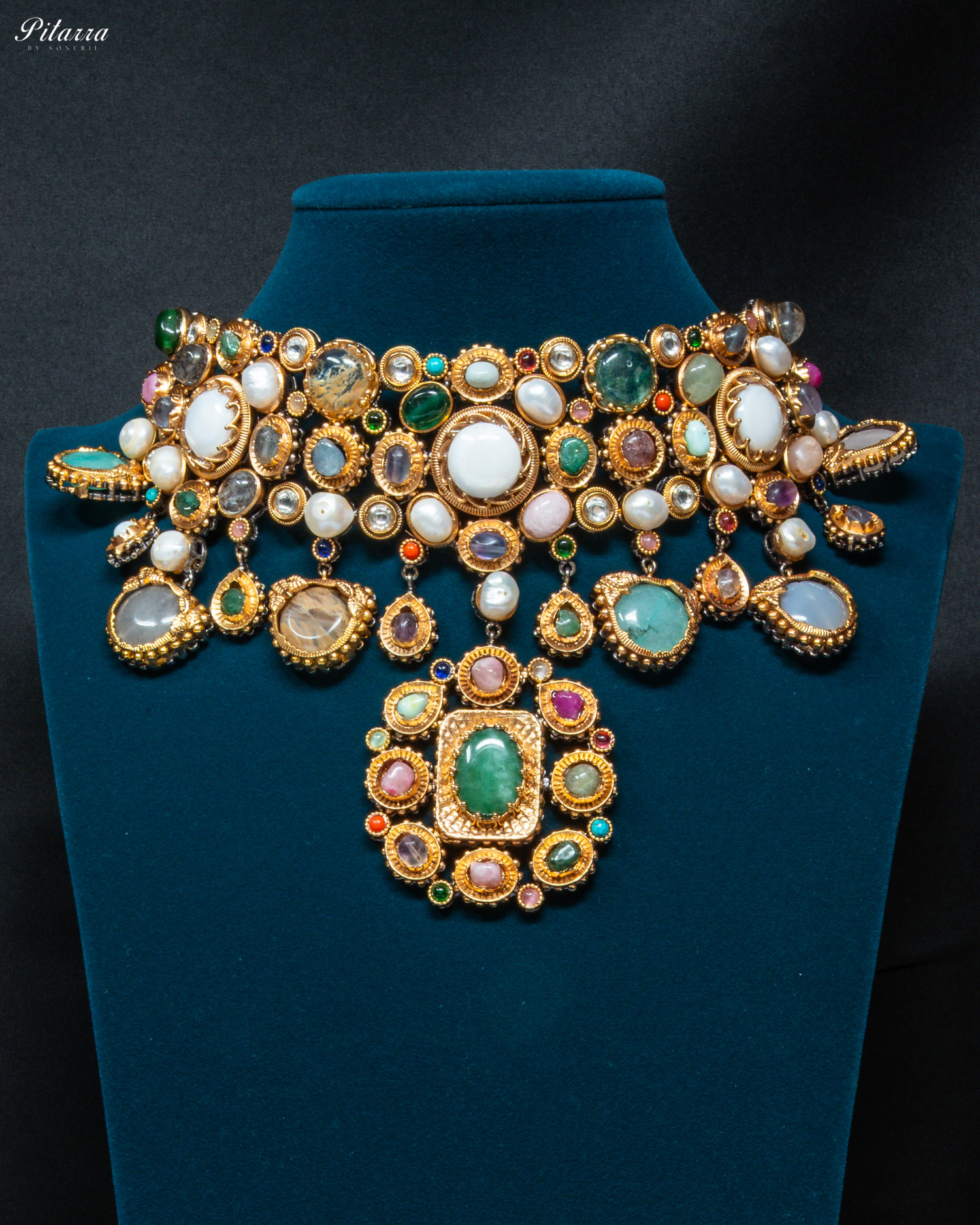 Elizabeth Royal Green Radiance Choker Set_Front Image