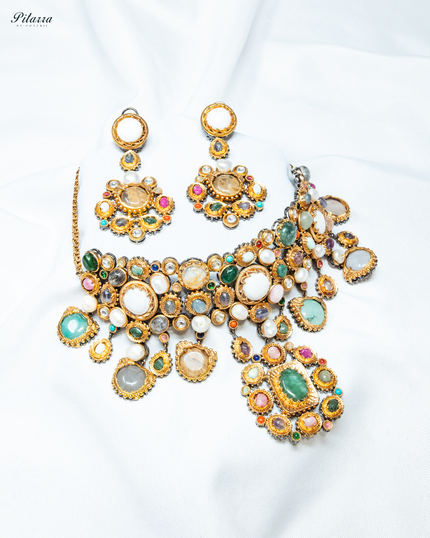 Elizabeth Royal Green Radiance Choker Set_White Background
