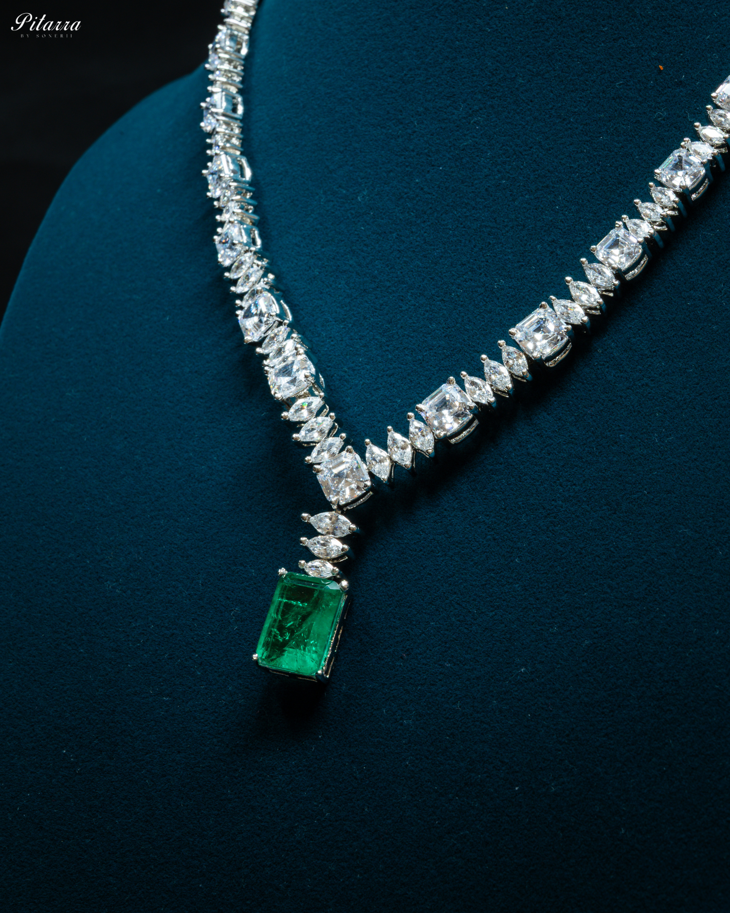 Emerald Stone Cubic Zirconia Pendant Set_Zoom Ankle