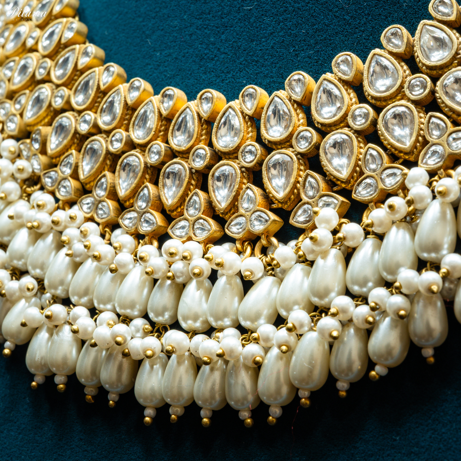 Pitarra_Golden_White_Beads_Kundan_Necklace_Set_Zoom Angle