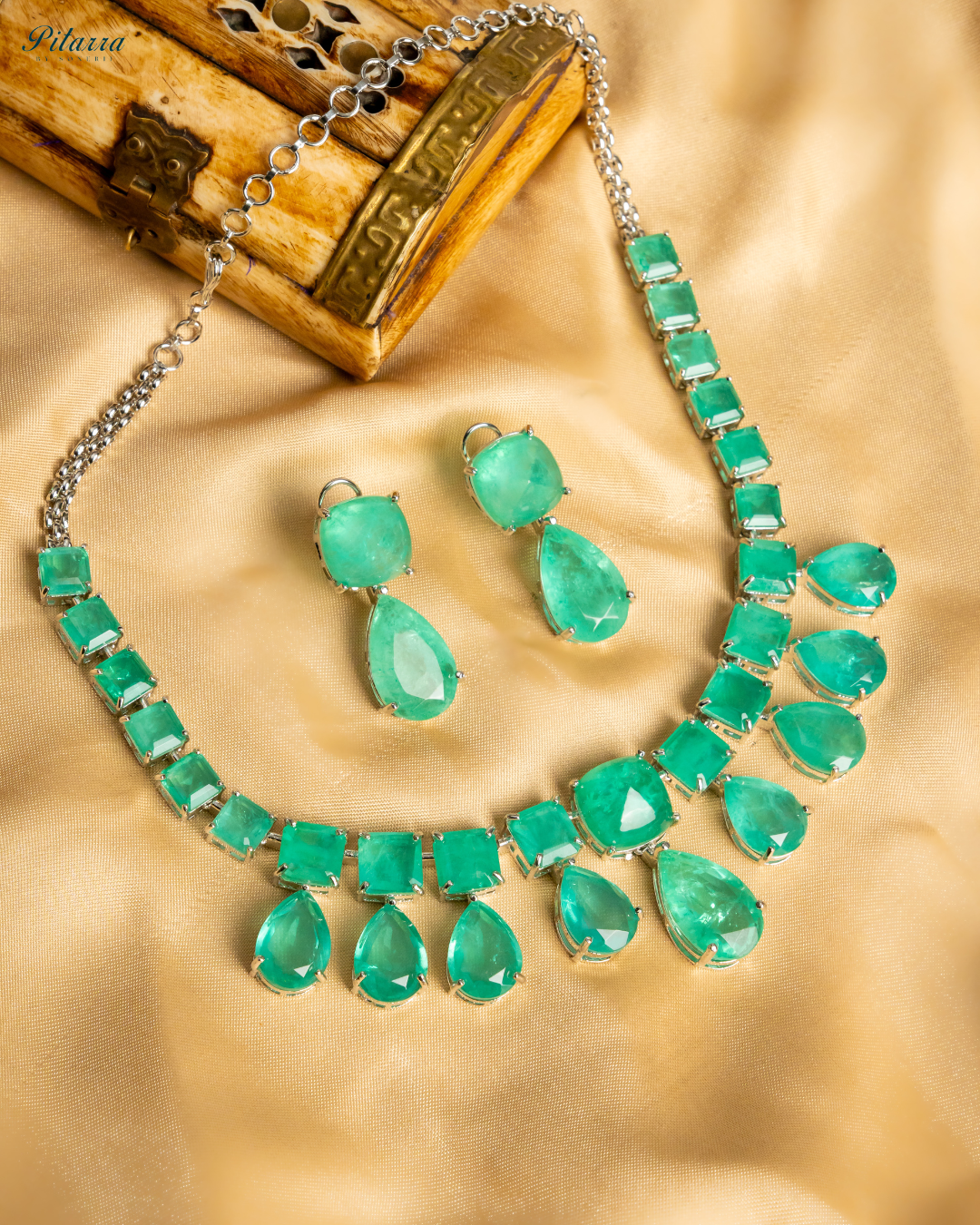 Pitarra Rhodium Green Crystal Necklace Set_Image