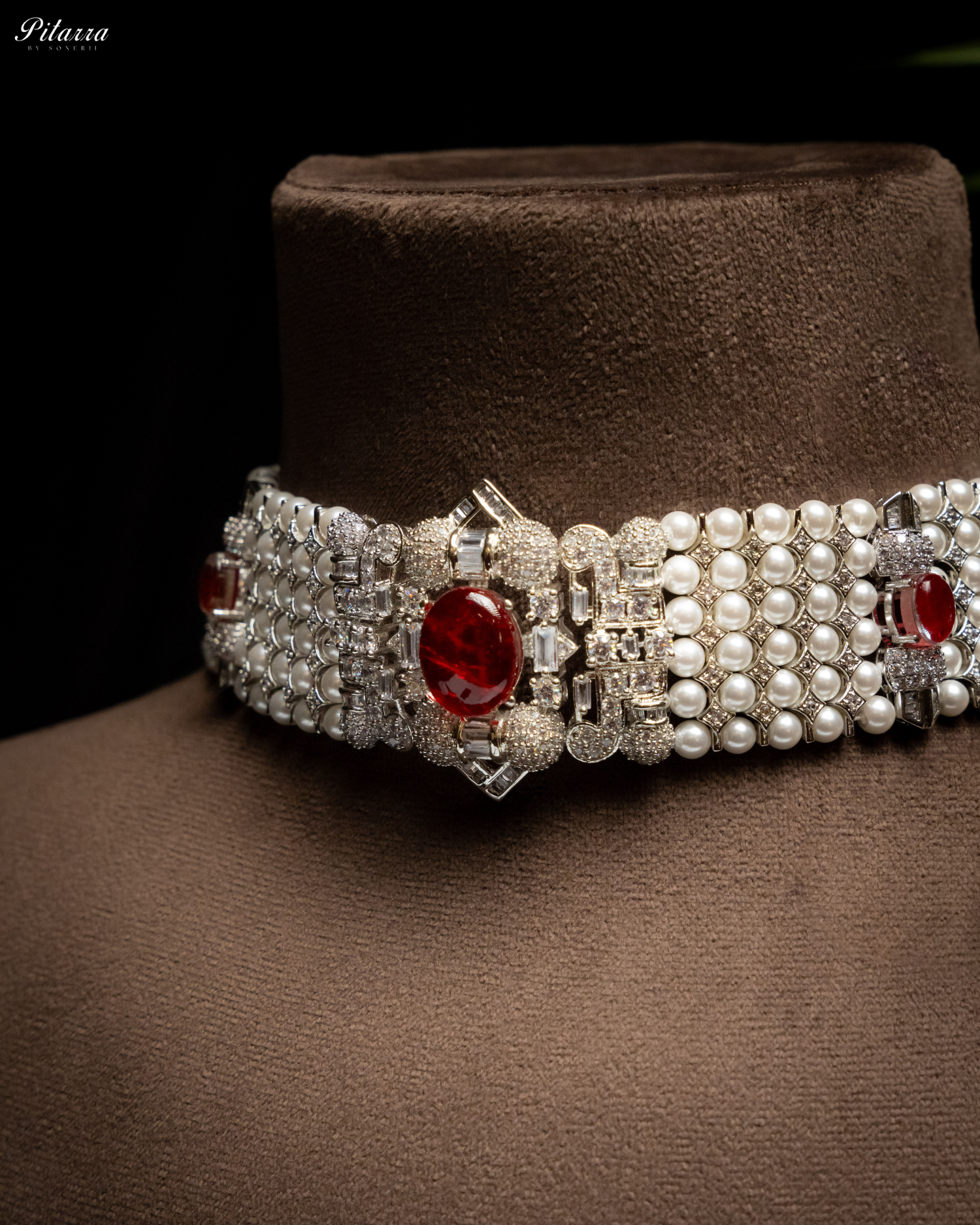 Red Carved Doublet and Pearl Choker_Zoom Angle