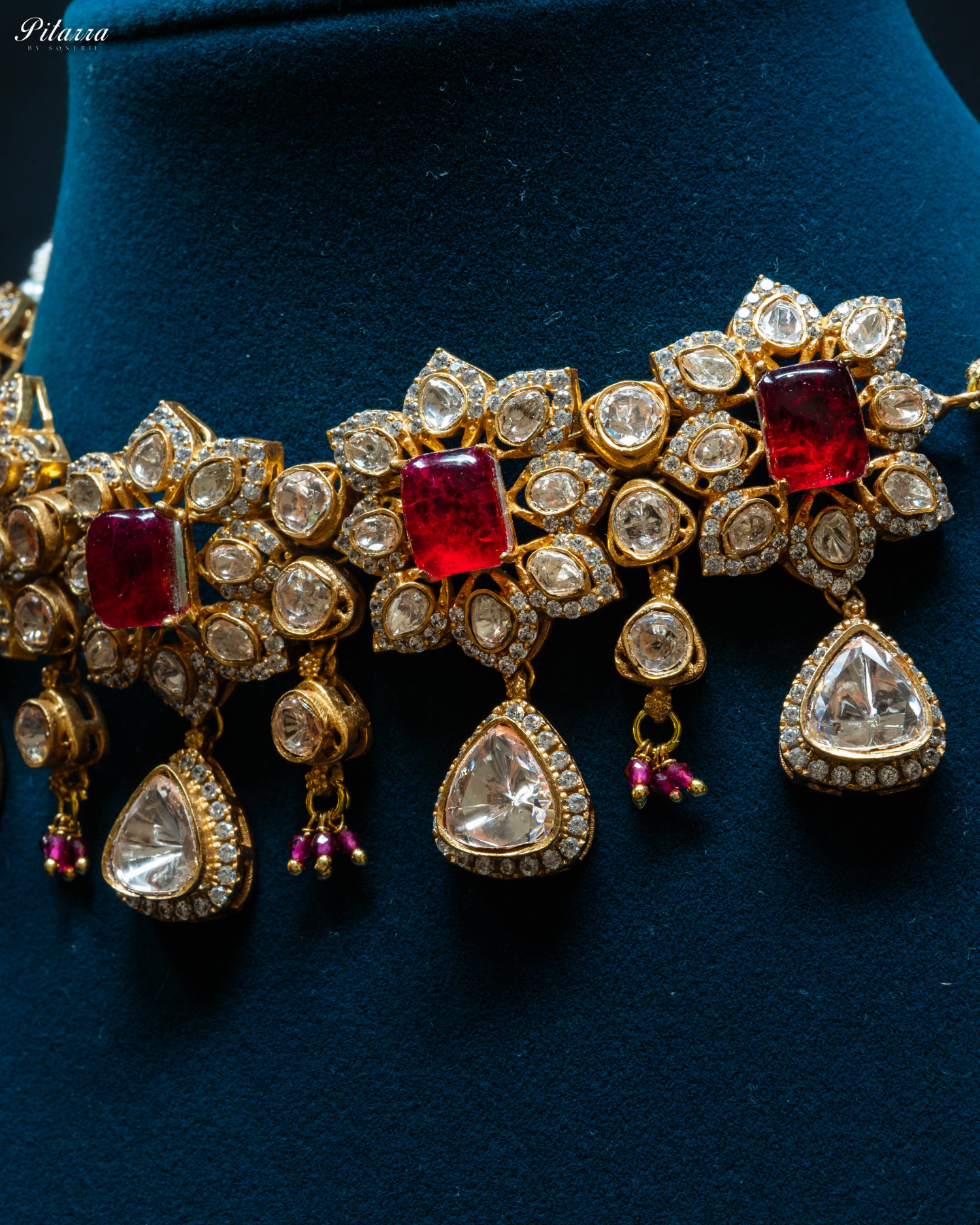 Red Stone Floral Traditional Choker Set_Zoom Angle