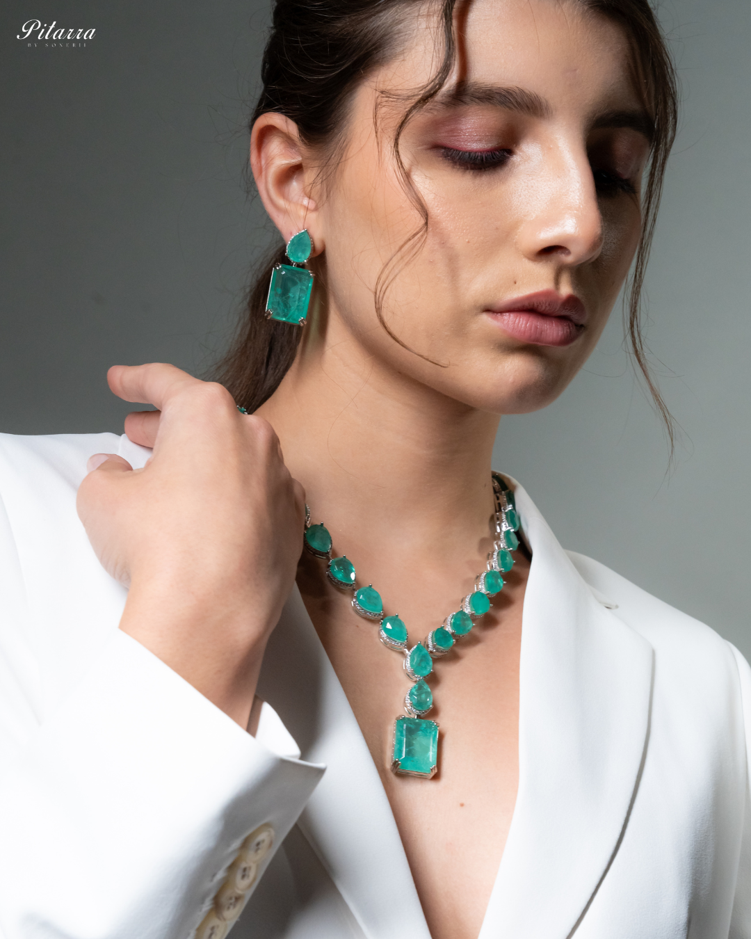 Sea Green Zirconia Necklace Set_Right Angle