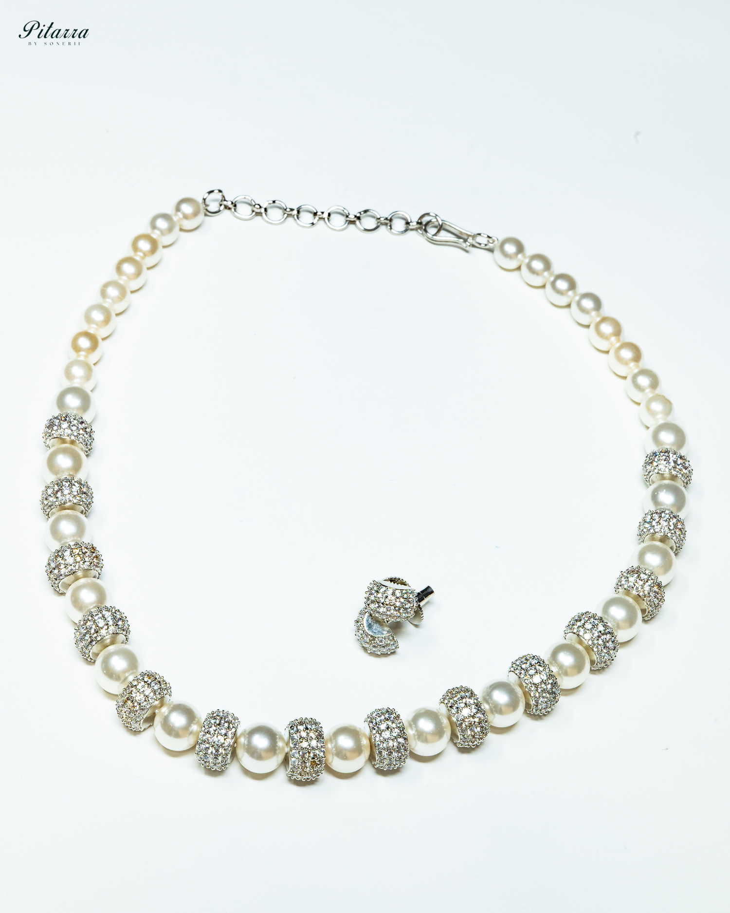 Silver Bead While Pearl Zircon Necklace_White Background