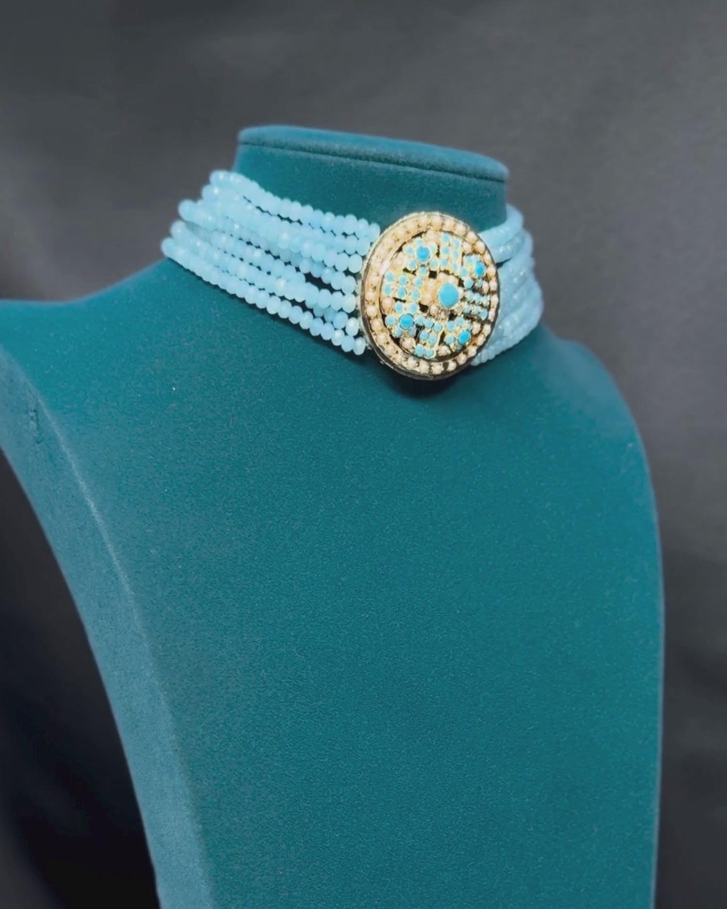 Blue Layered Stones Blue Pearl Punjabi Jadau Choker_Video