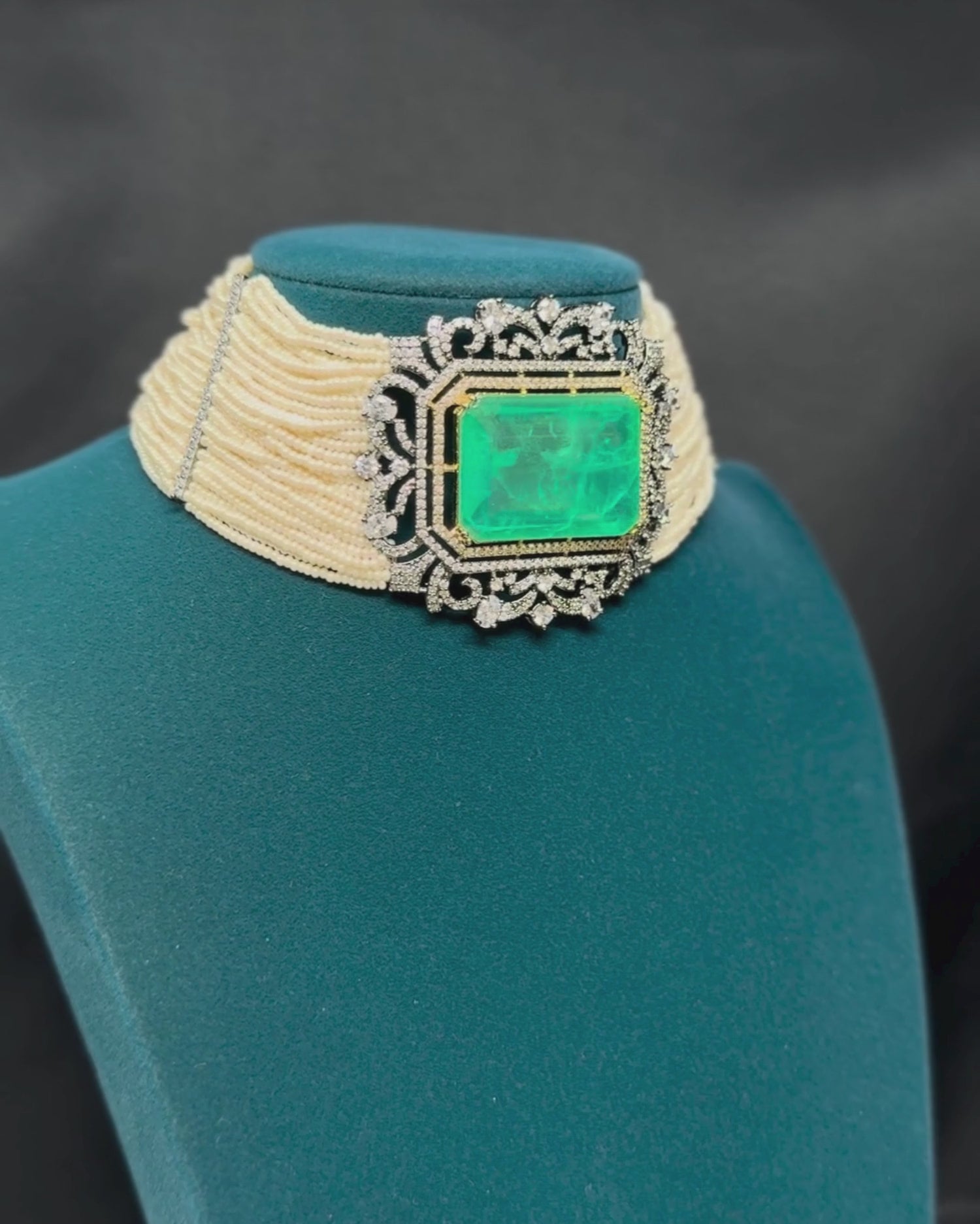 Green Stone Doublet Pearl Choker Set_Video